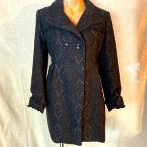 Steve Madden damask style trench/peacoat. Size Large
